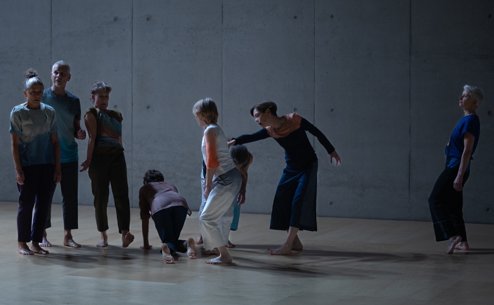 making a sullen roar ©ralf buron